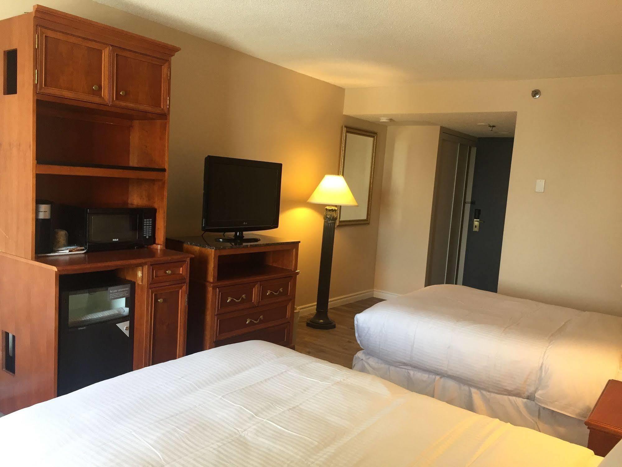 Toronto Plaza Airport Hotel Extérieur photo