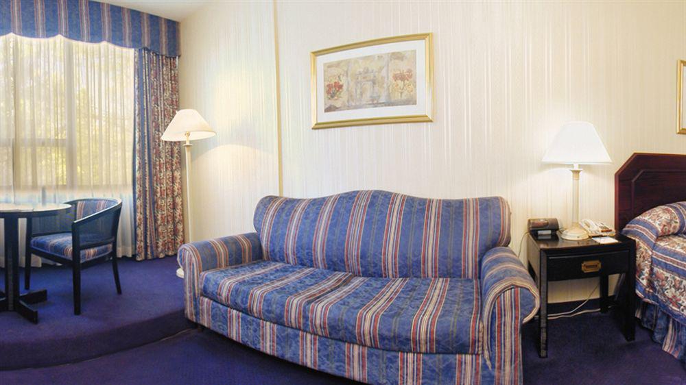 Toronto Plaza Airport Hotel Extérieur photo